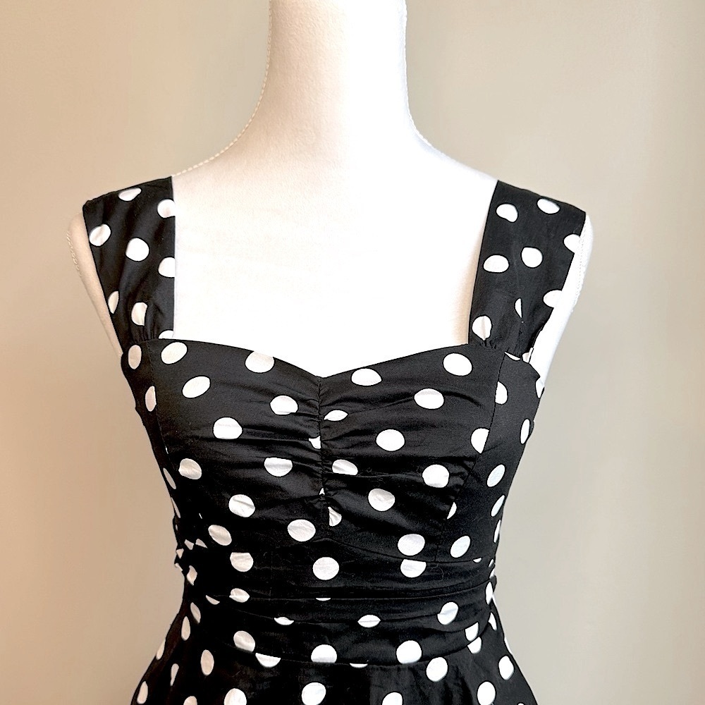 Hot Topic Black with White Polka Dot Swing Dress Size XS  *Like New* 🖤 - Picture 3 of 15